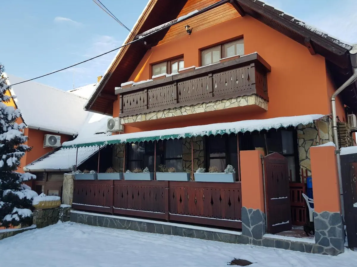 Leganyi Apartmanhaz Eger
